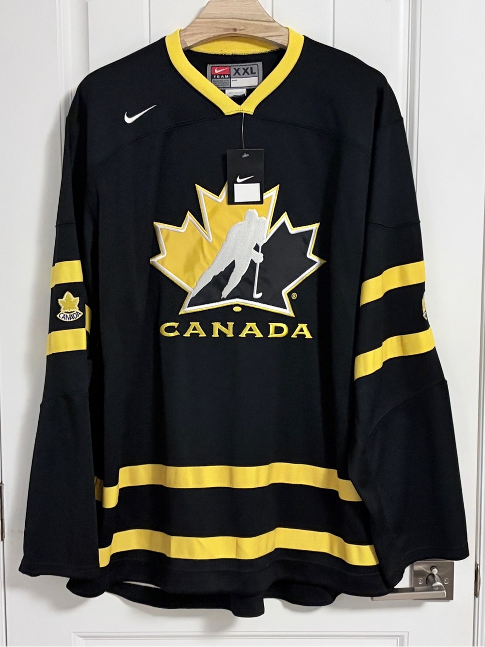 BNWT Authentic 2013 Nike Livestrong Canada IIHF Hockey Jersey Size XXL